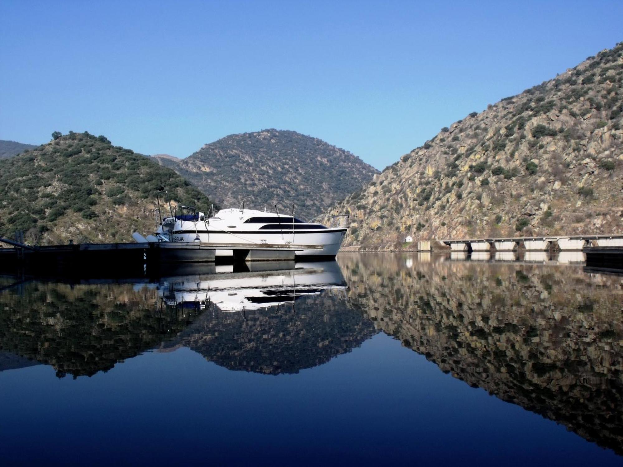 Douro Yacht Charter & Bungalows Sao Joao da Pesqueira Phòng bức ảnh