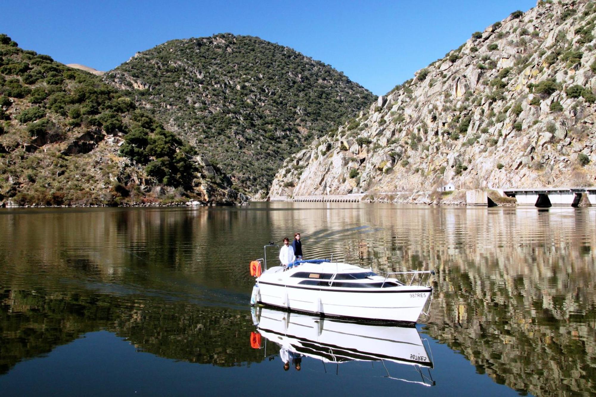 Douro Yacht Charter & Bungalows Sao Joao da Pesqueira Phòng bức ảnh
