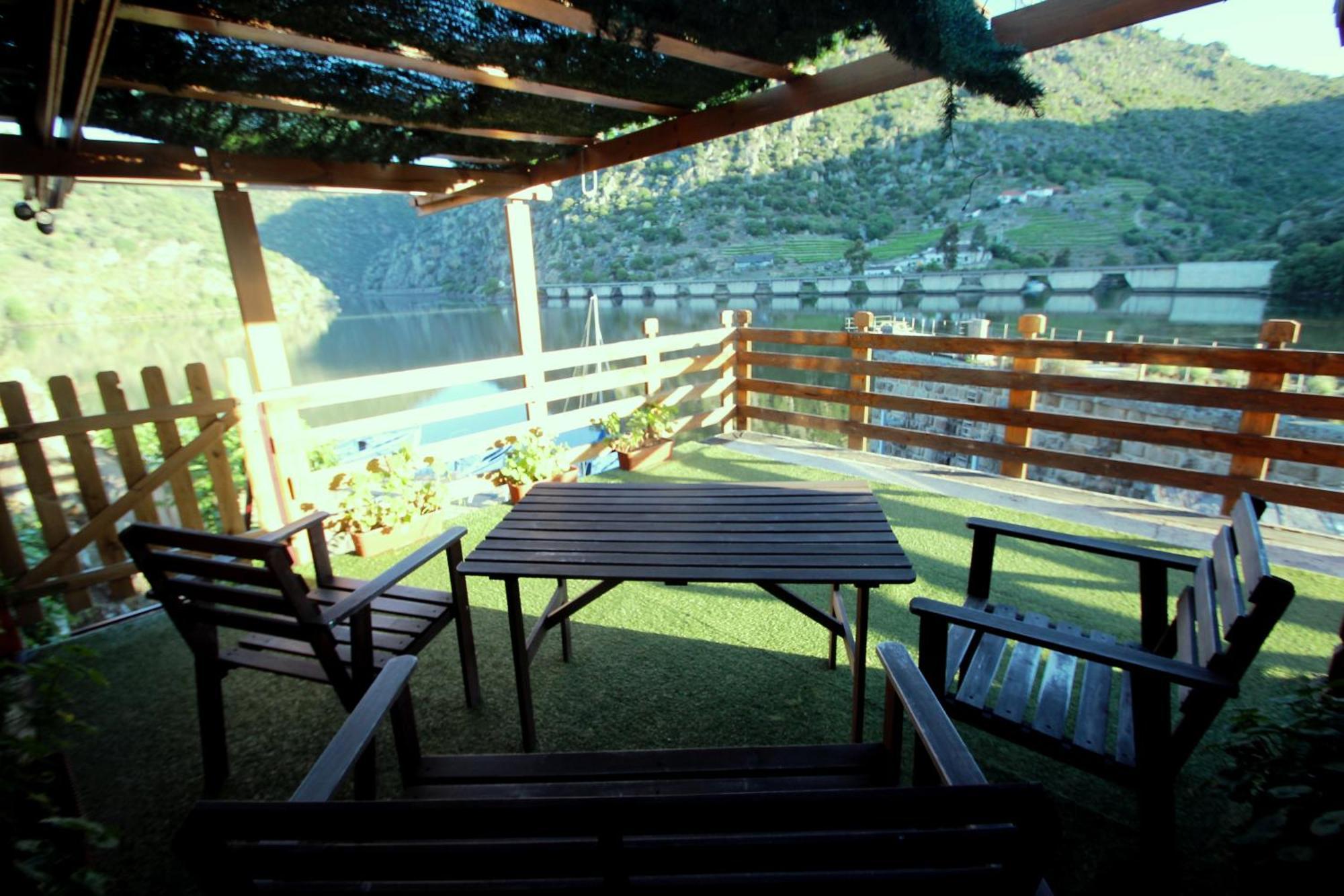 Douro Yacht Charter & Bungalows Sao Joao da Pesqueira Phòng bức ảnh