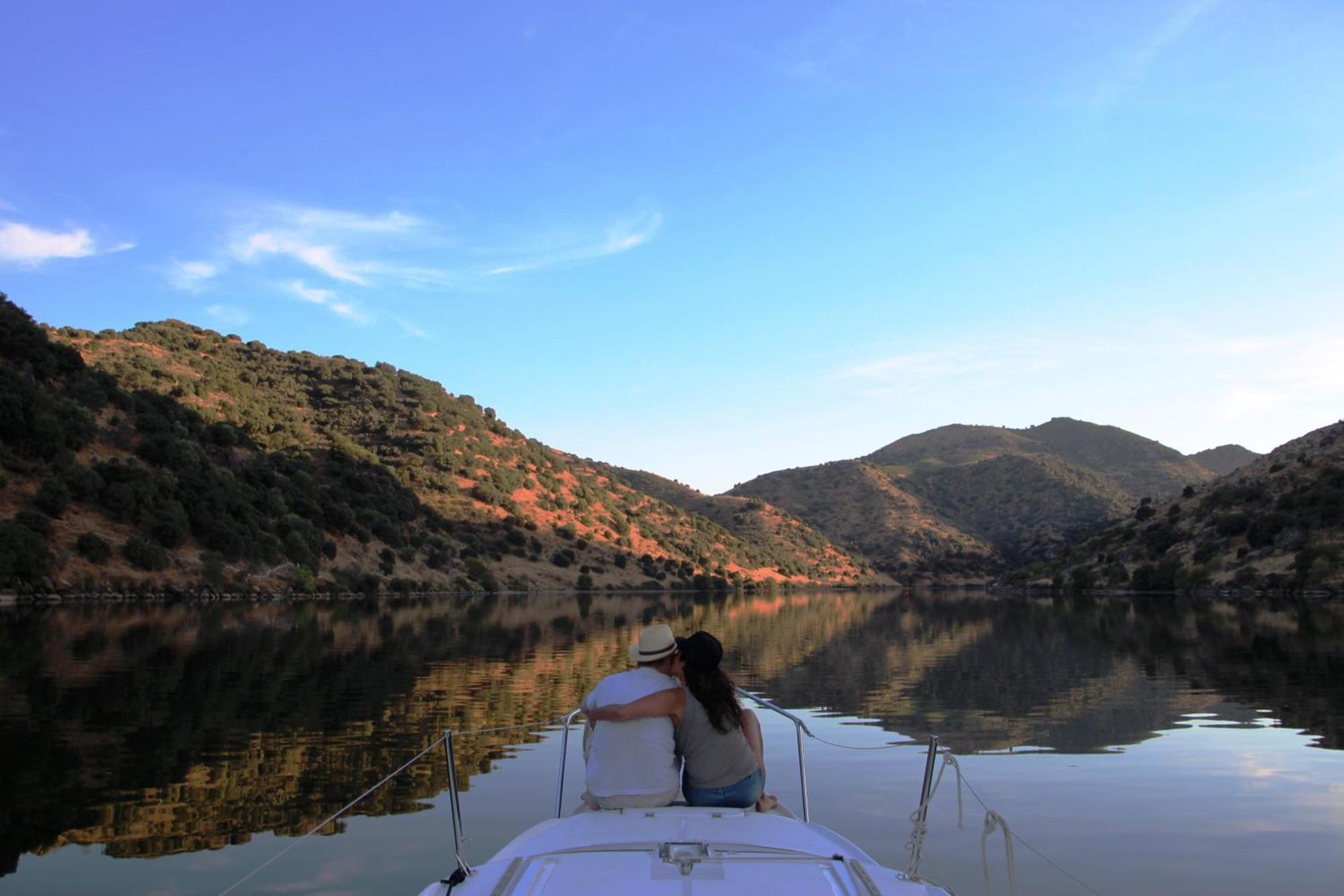 Douro Yacht Charter & Bungalows Sao Joao da Pesqueira Phòng bức ảnh