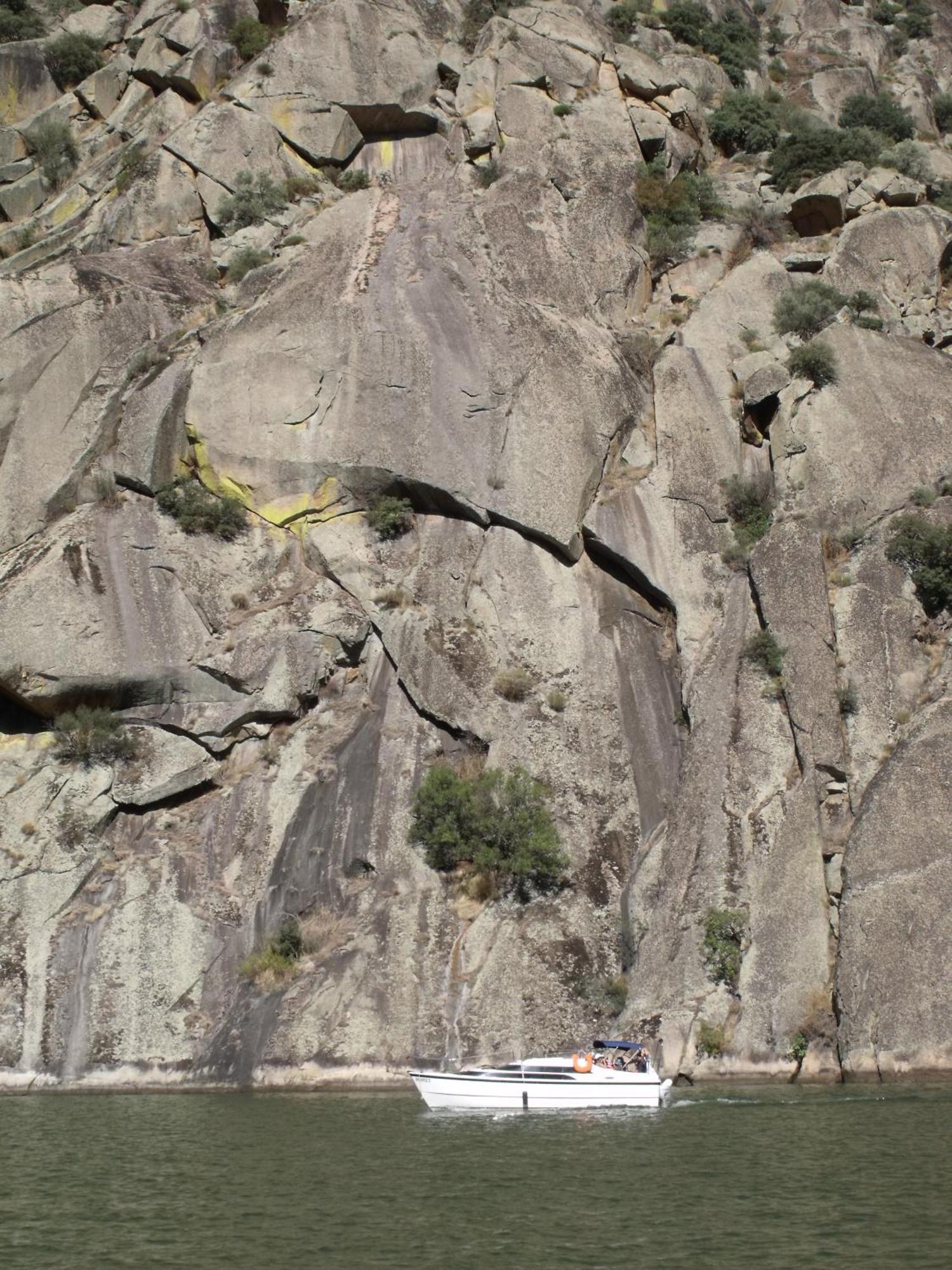Douro Yacht Charter & Bungalows Sao Joao da Pesqueira Phòng bức ảnh